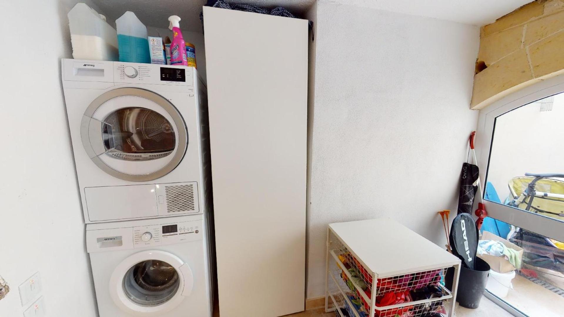 Double Bedroom In St Julians In Shared House Privatunterkunft *